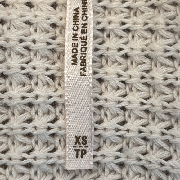 Free People Moonshine Over-Sized Cream Cold Shoulder Sweater,  Cable Knit Top XS - Picture 7 of 8